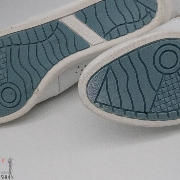 Nurse Mates Vintage White Leather Mid Top - Women's Size 7.5 - Picture 13 of 13